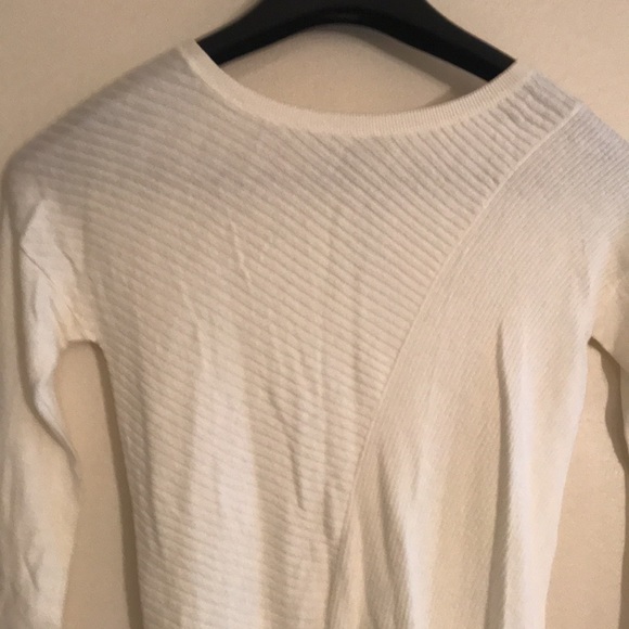 New Express Ivory Ribbed Asymmetrical Hi-Lo Hem Tunic Sweater S - Picture 4 of 7